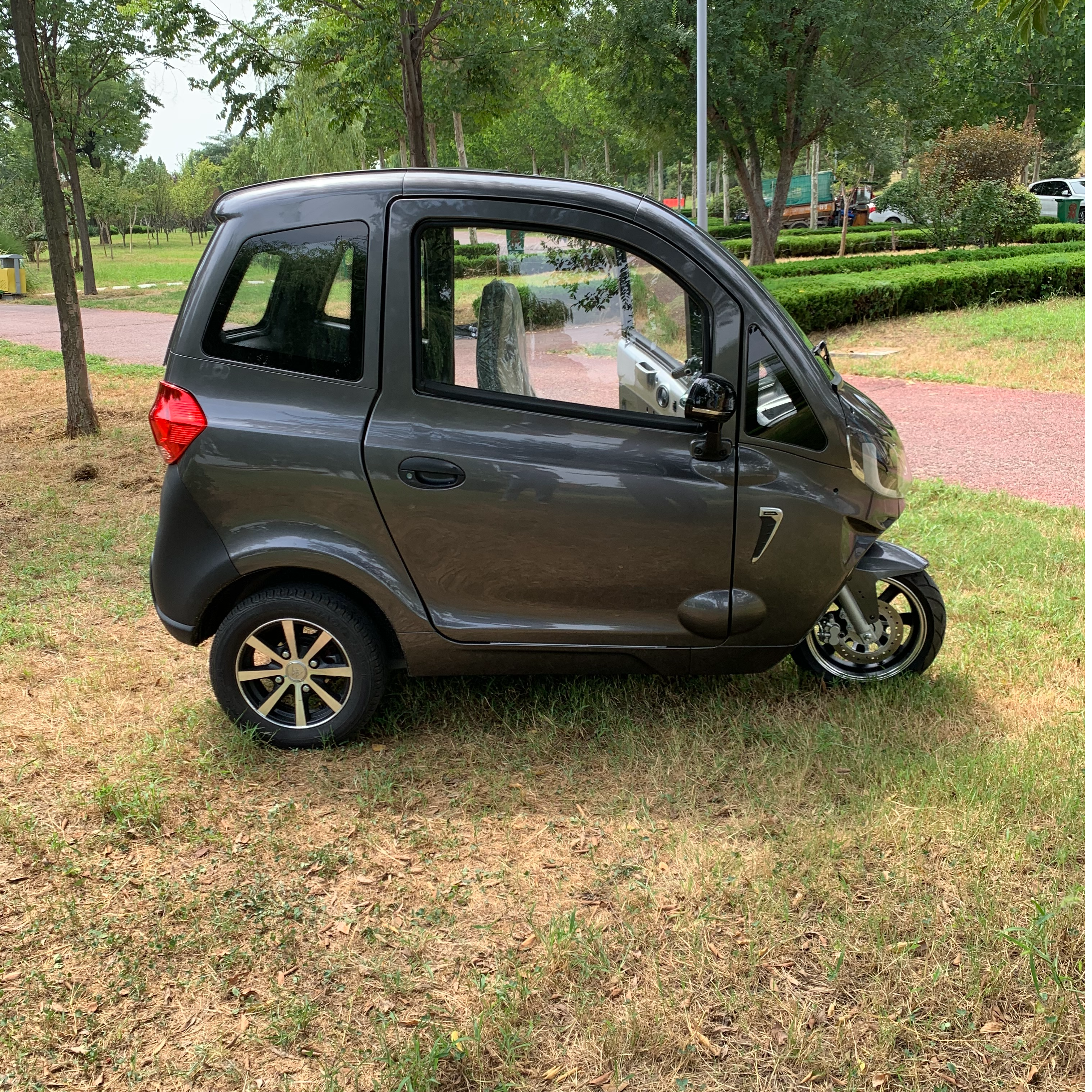 High quality eec enclosed new design passenger cabin scooter 3 wheel electric tricycle for adult