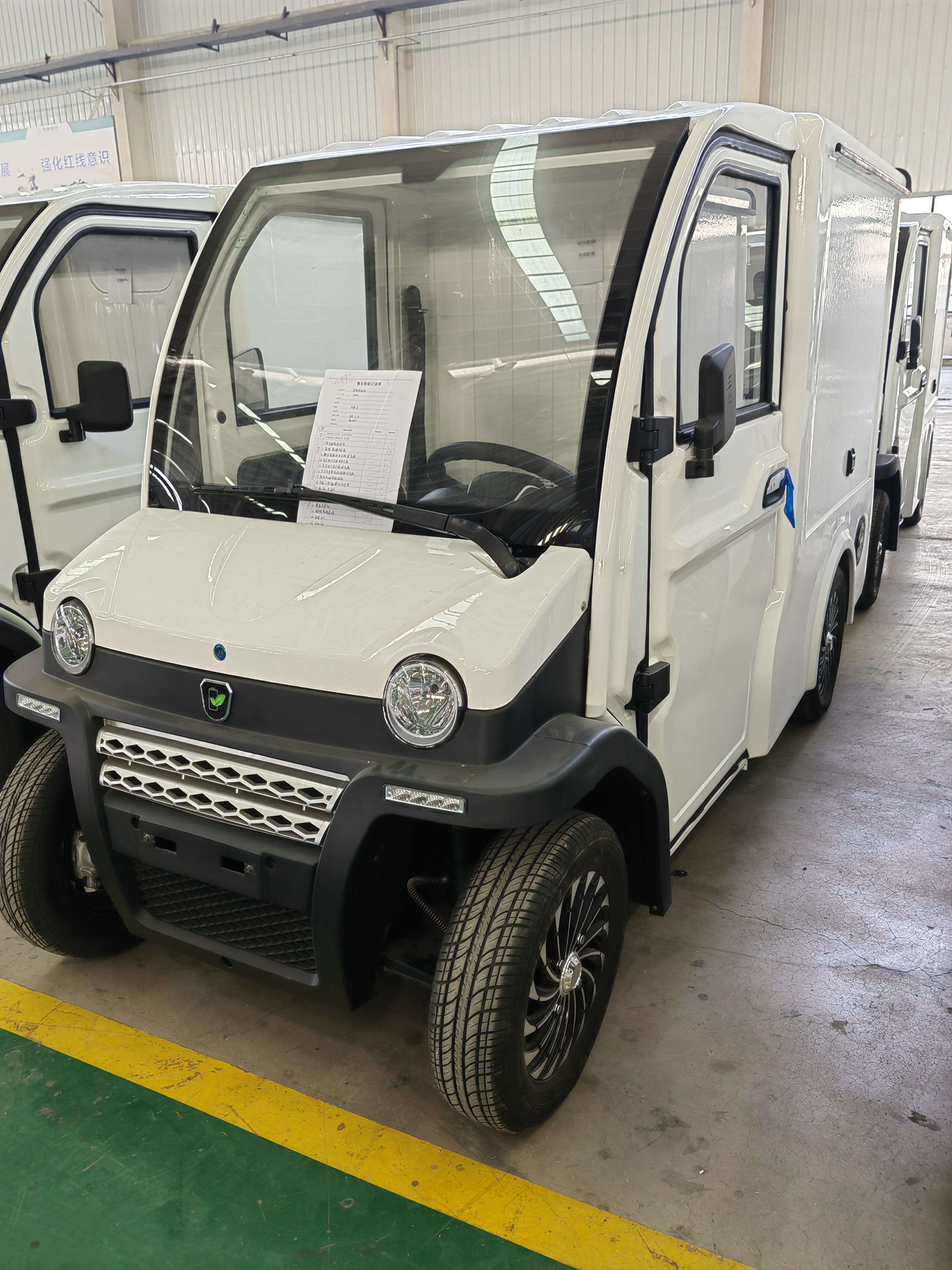 Enclosed adult new design eec coc 4 wheel cabin scooter car 