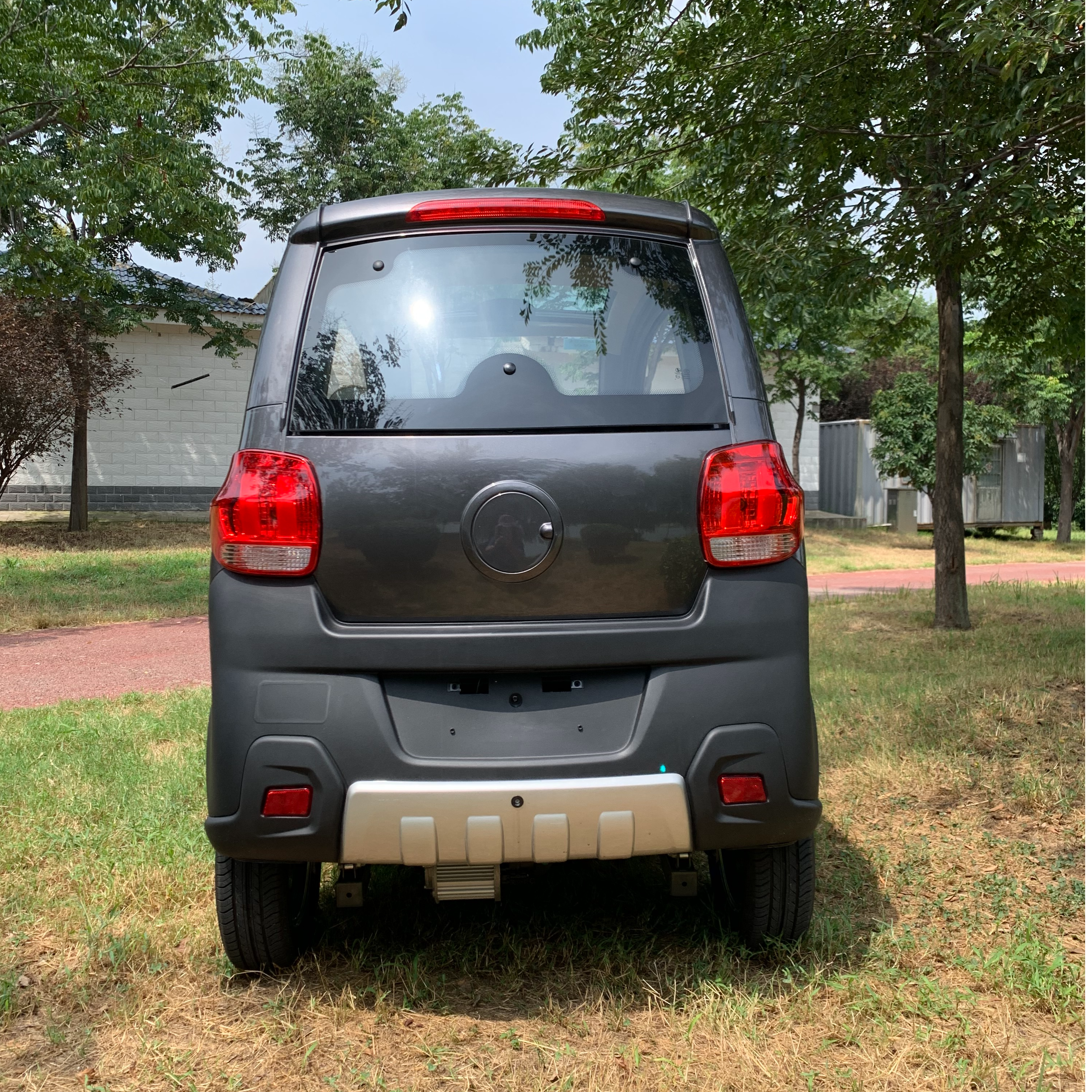 Eec approved passenger enclosed cabin scooter for adult