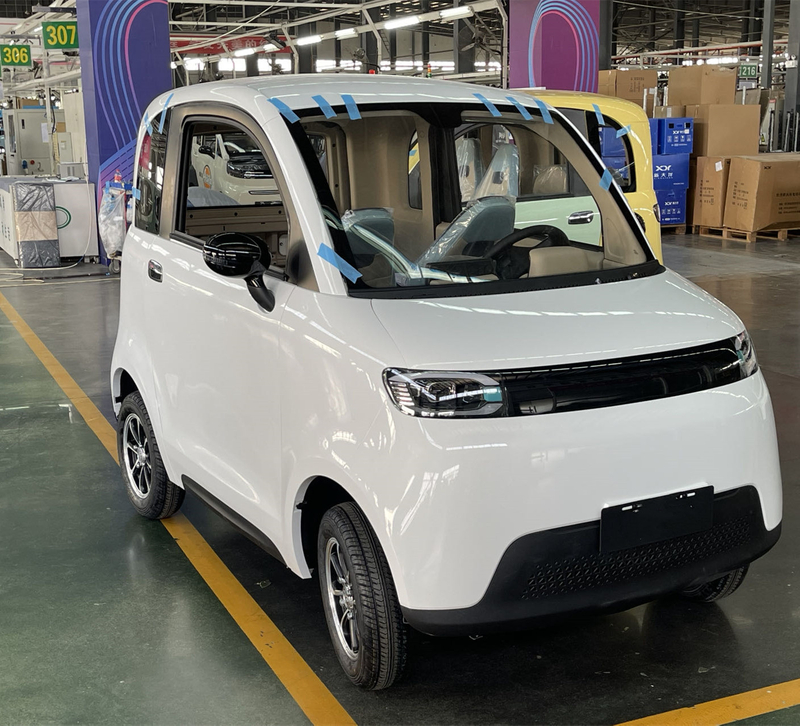 Hot sale eec 4 wheel passenger enclosed electric cabin scooter car 