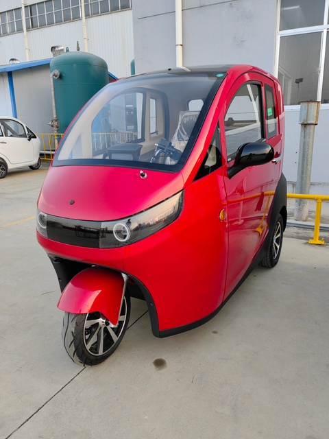 High quality eec 2200w hot adult 3 wheel electric cabin scooter 