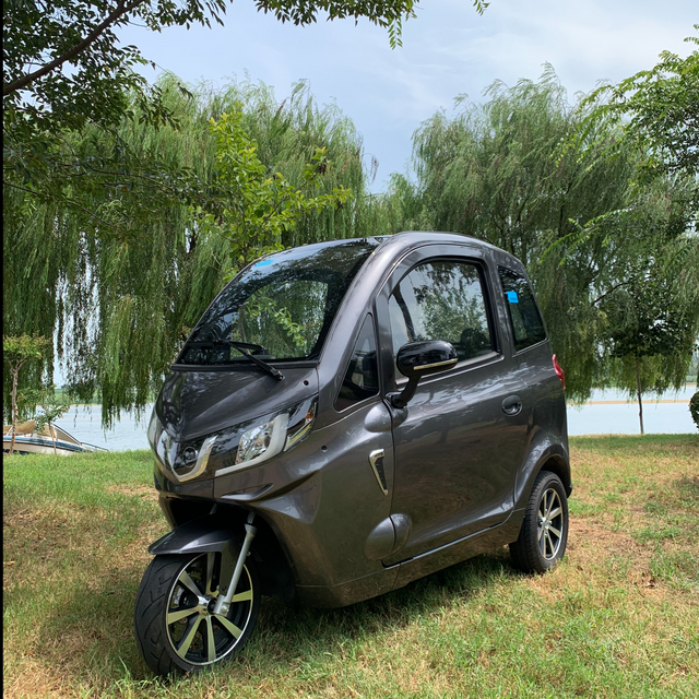 Passenger enclosed cabin scooter for adult 3 wheel electric trike 