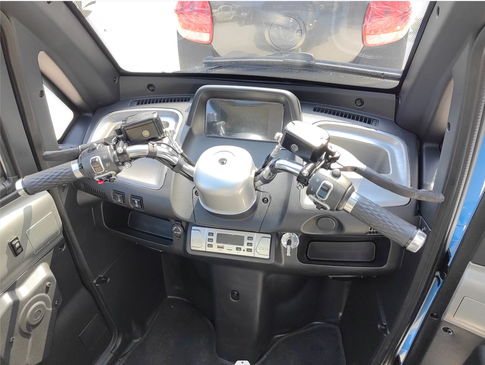 Hot enclosed passenger eec coc cabin scooter 3 wheel electric tricycle for adult 