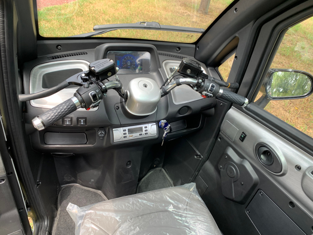 EEC hot sale enclosed passenger cabin scooter 3 wheel electric tricycle for adult