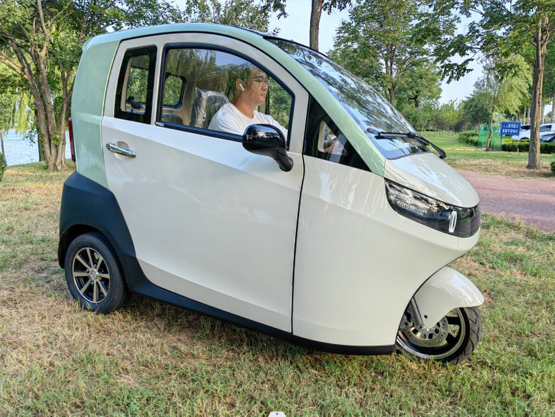 Passenger new design 2200w 3 wheel electric tricycle