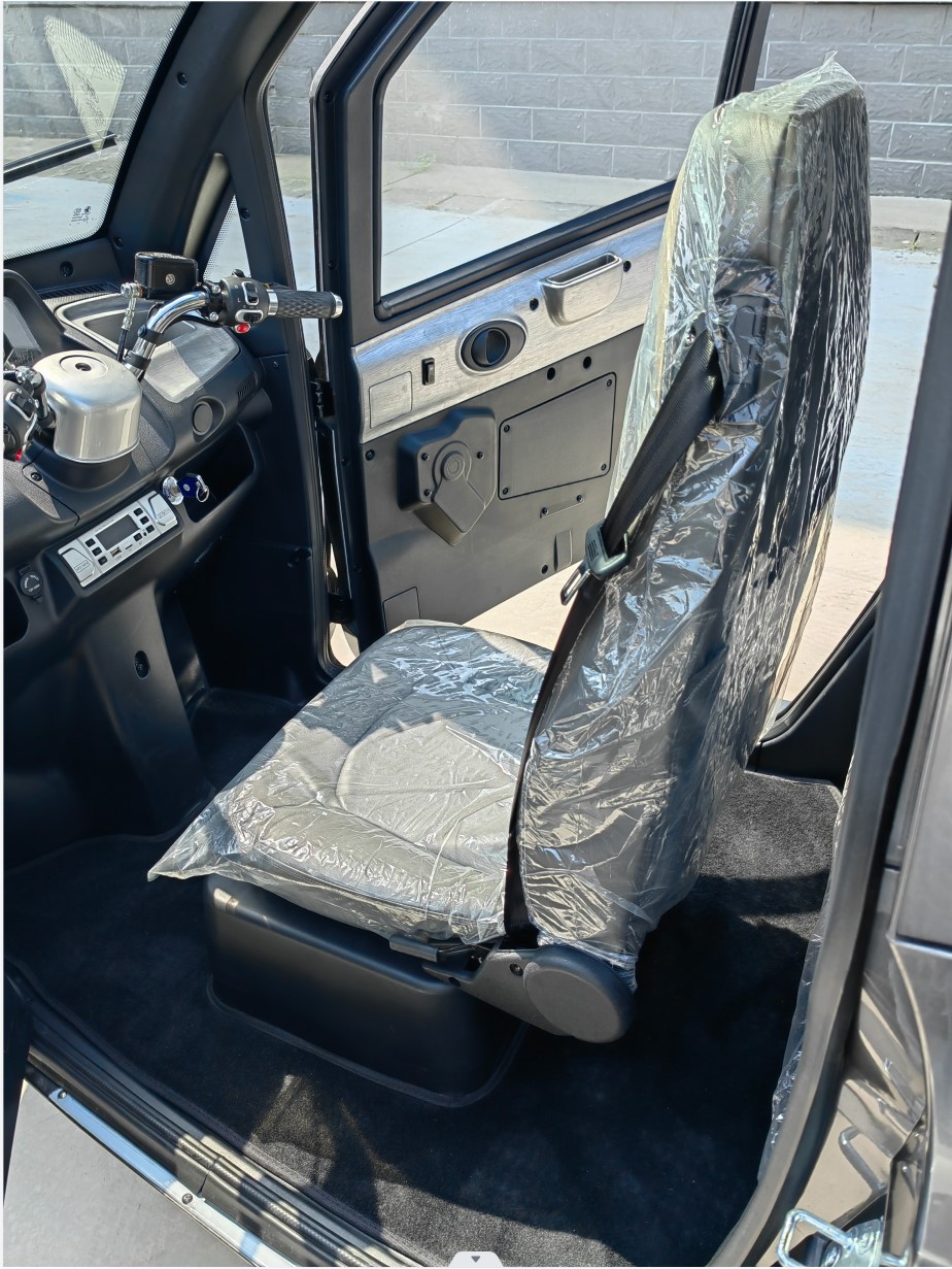 Eec approved passenger enclosed cabin scooter for adult