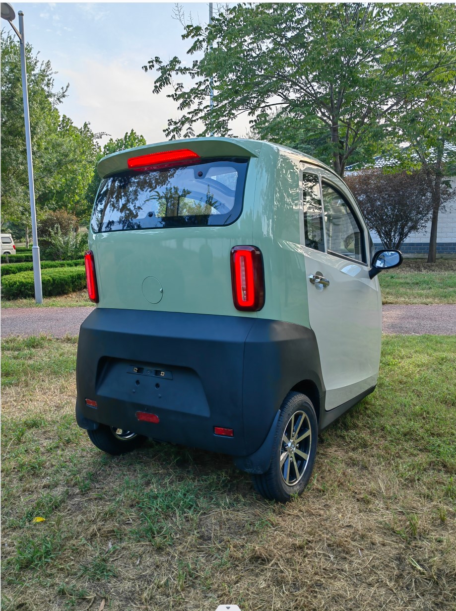 Passenger new eec enclosed 2200w cabin scooter 3 wheel electric trike for adult 